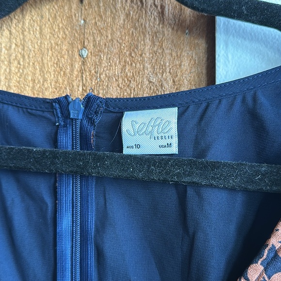 Selfie Leslie flowly floral dress - Picture 2 of 3